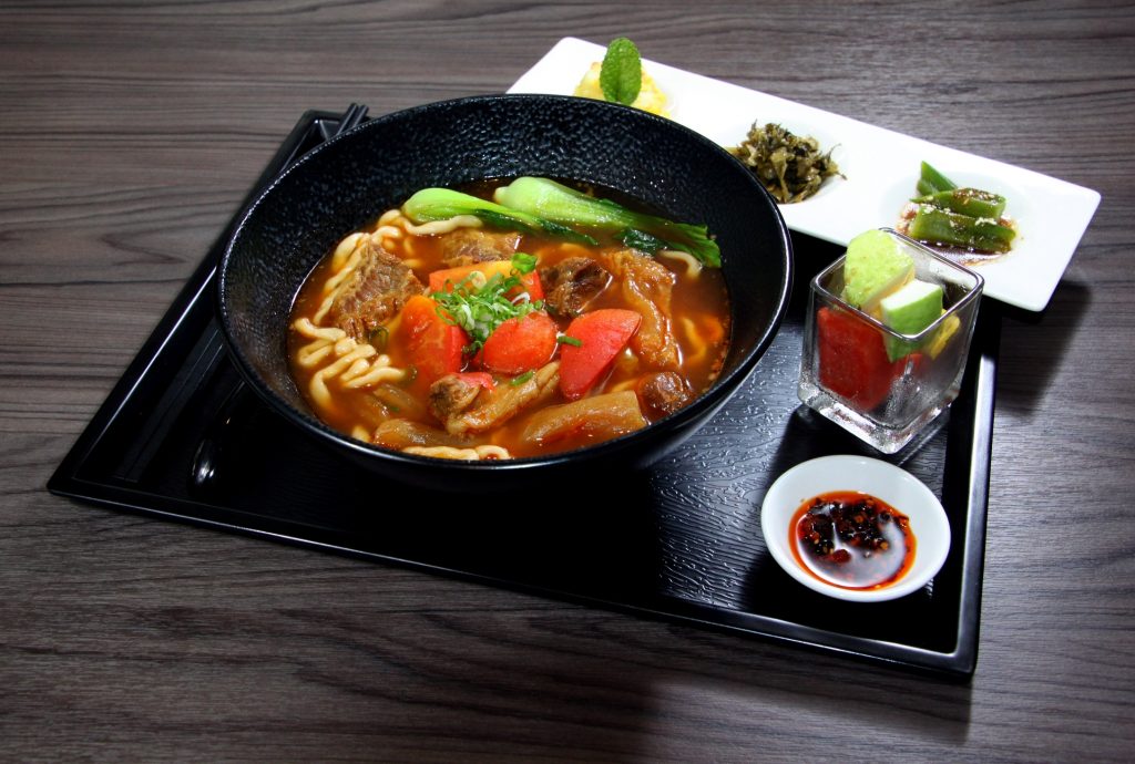 白金招牌牛肉麵