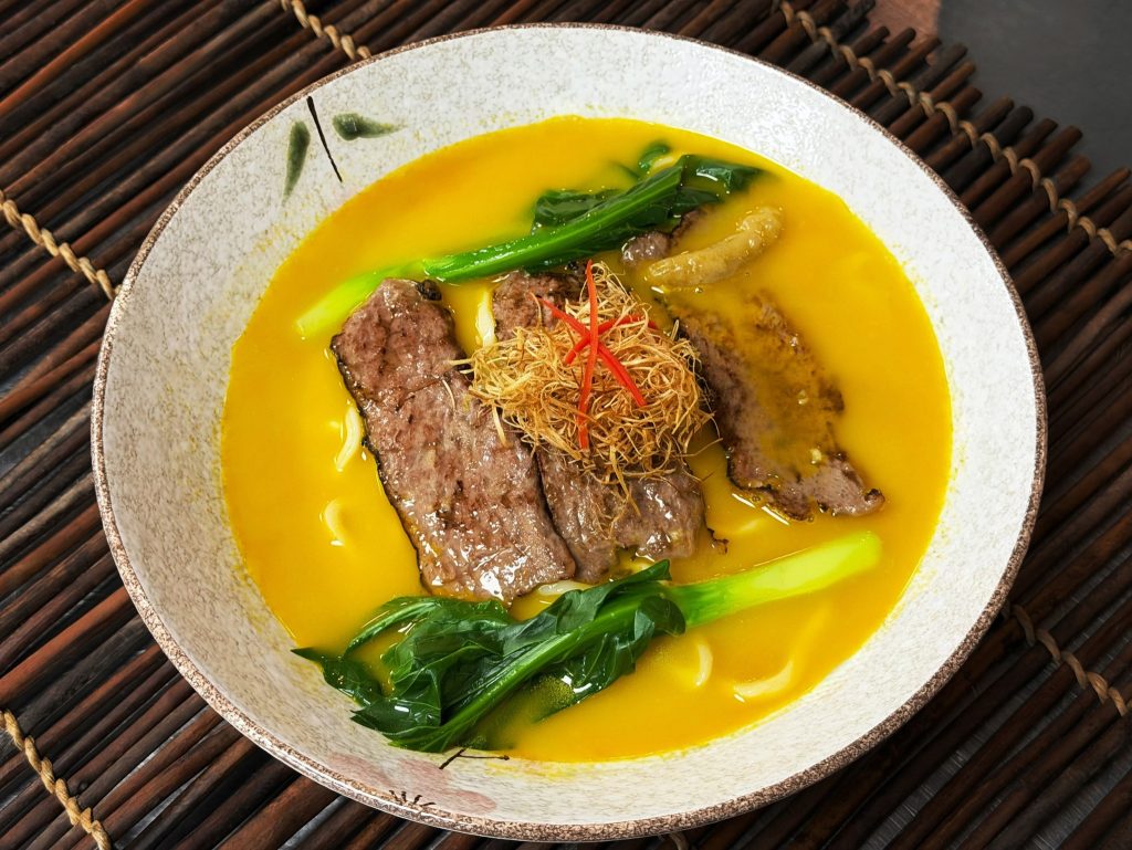 金湯泡椒牛肉麵